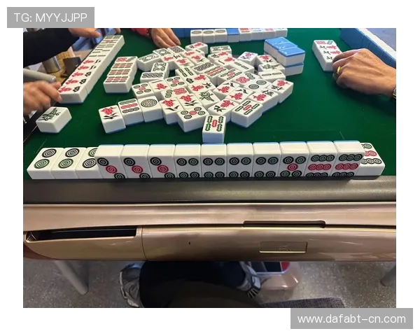 下载真人麻将血战到底无需繁琐注册，快速进入游戏体验血战到底的激烈对抗和丰富奖励
